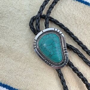 Faux Turquoise Silver Tone  Bolo Tie Wedding Necktie Western Cowboy Unisex 18.5”